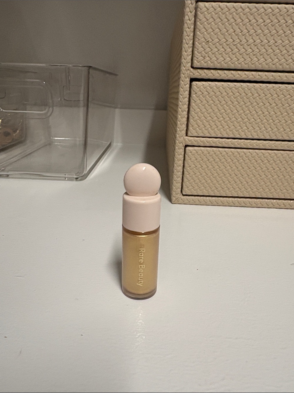 Rare Beauty Liquid Highlighter - Warm Beige Gold